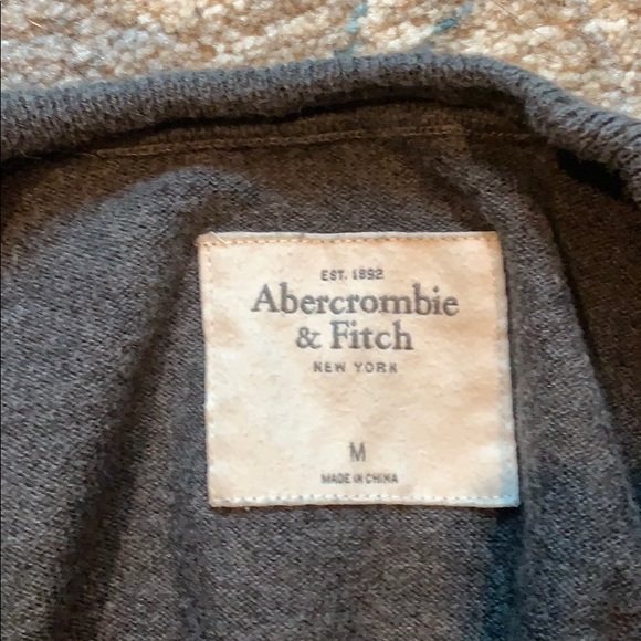Abercrombie and Fitch boyfriend cardigan - Picture 2 of 2